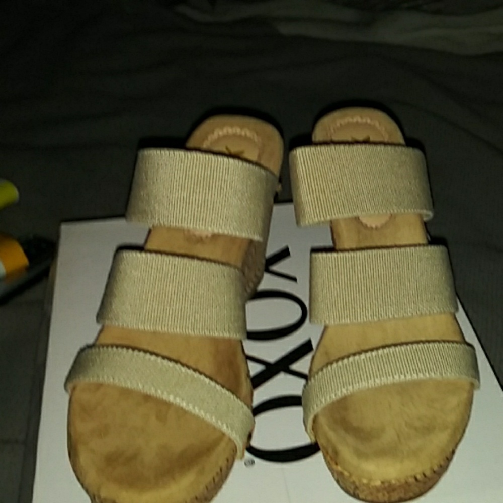 Platform sandals